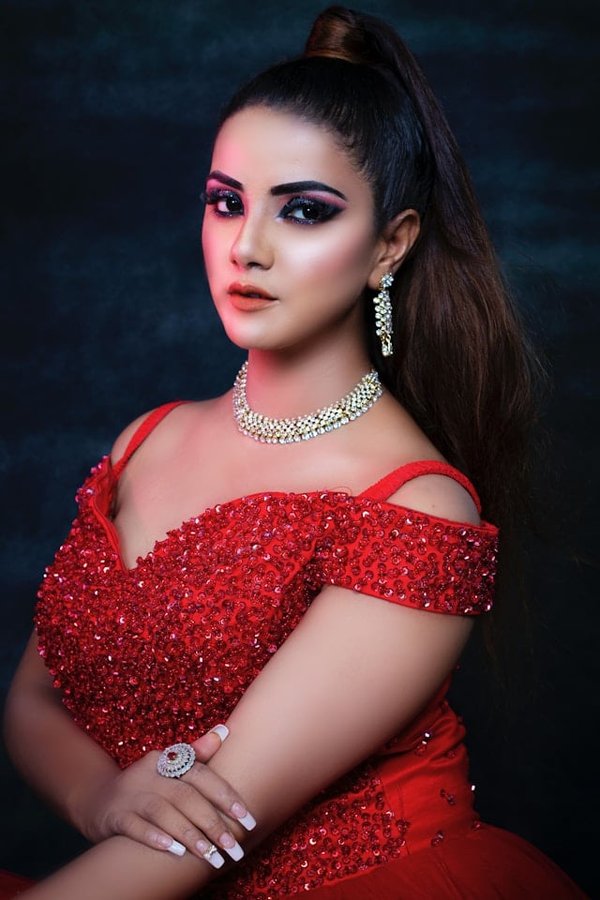 Comment intégrer des motifs animaliers dans une garde-robe de manière subtile?